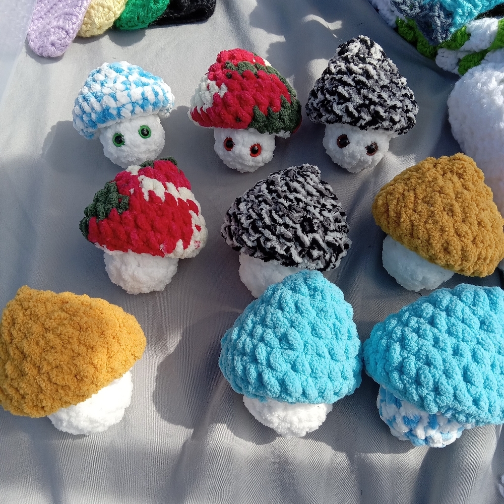 Crochet mushroom pop it fidget 🍄🍄🍄7 available!✨️✨️✨️